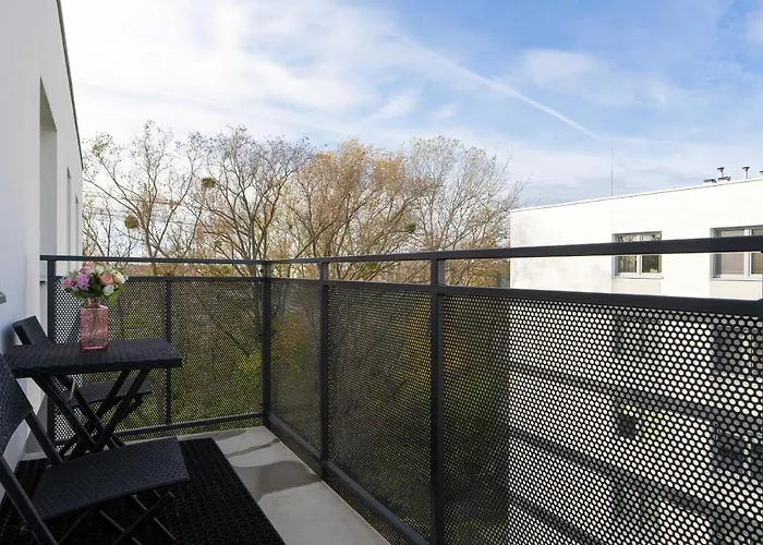 Apartment With 2 Bedrooms And Free Garage Poznan By Noclegi Renters